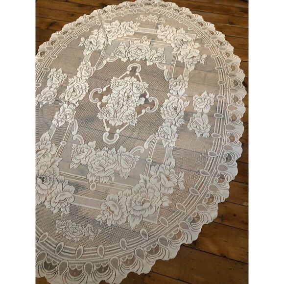Vintage Oval Lace Tablecloth Ivory Victorian Style 82” x 58” - Picture 4 of 6